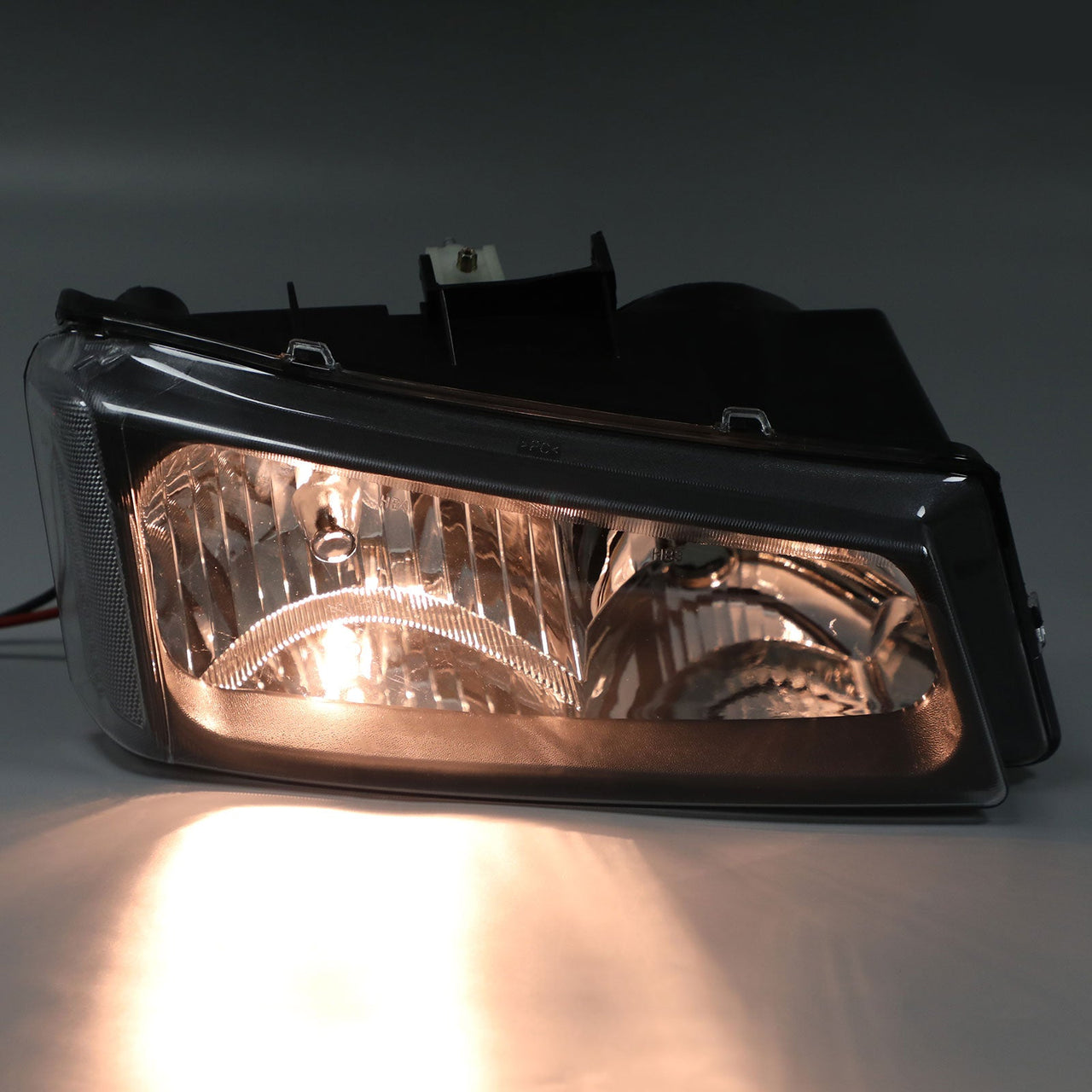 03-06 Silverado 1500/3500/1500 HD/500 HD Black Housing Clear Side Headlights/Lamp Assembly 10396913 15199557 2503224 Generic